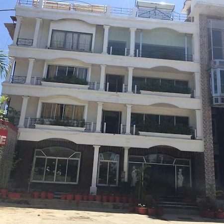 מאונט אבו Hotel Sheratone מראה חיצוני תמונה