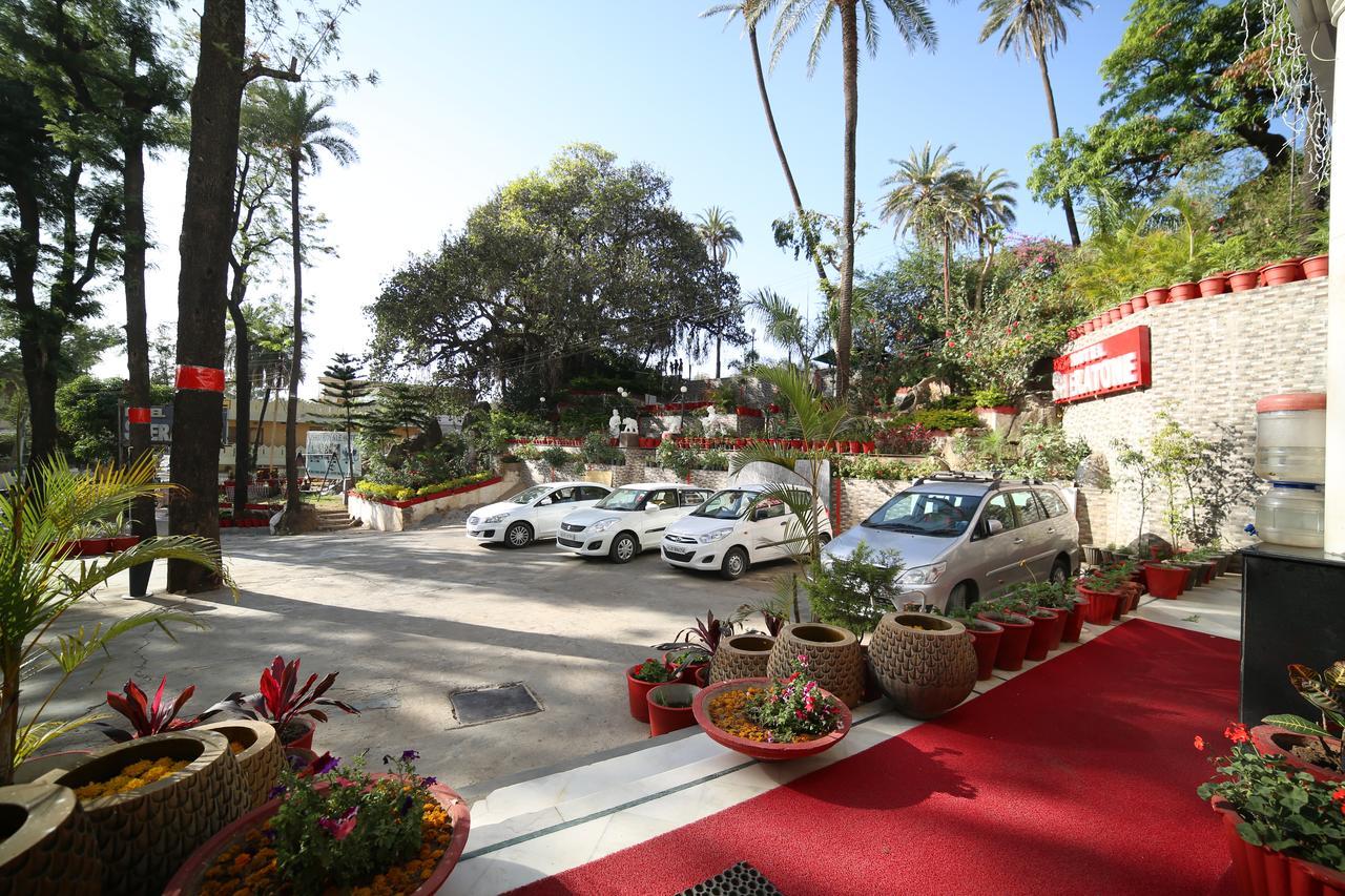 מאונט אבו Hotel Sheratone מראה חיצוני תמונה