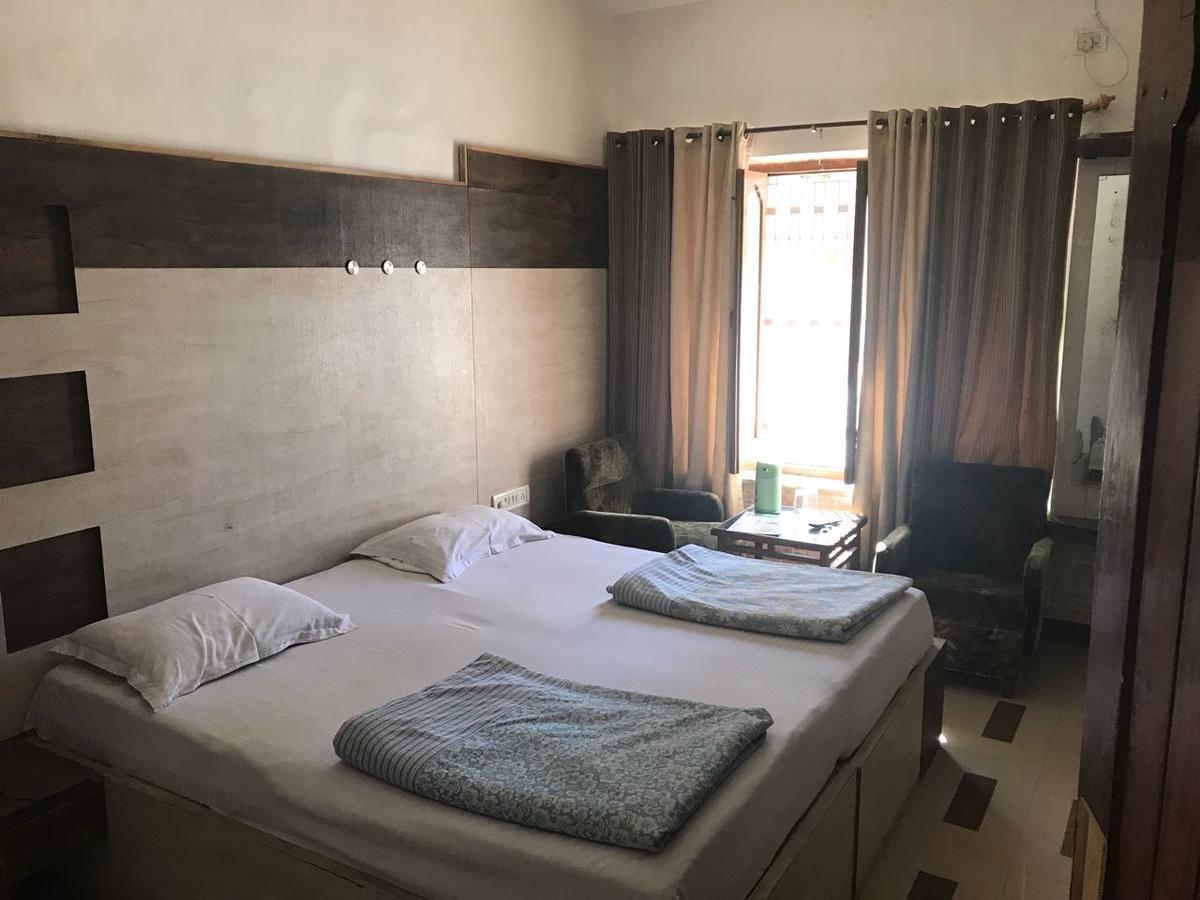 מאונט אבו Hotel Sheratone מראה חיצוני תמונה