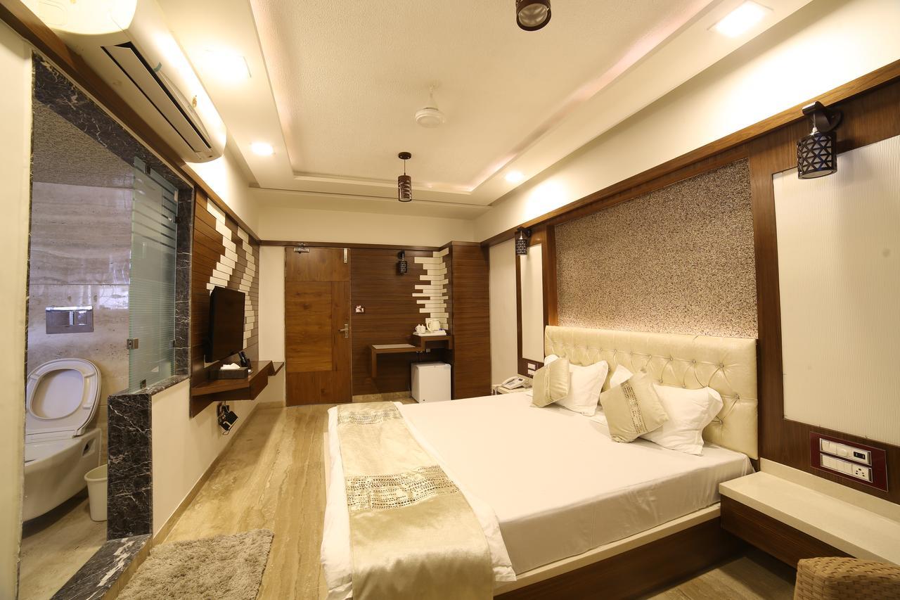 מאונט אבו Hotel Sheratone מראה חיצוני תמונה