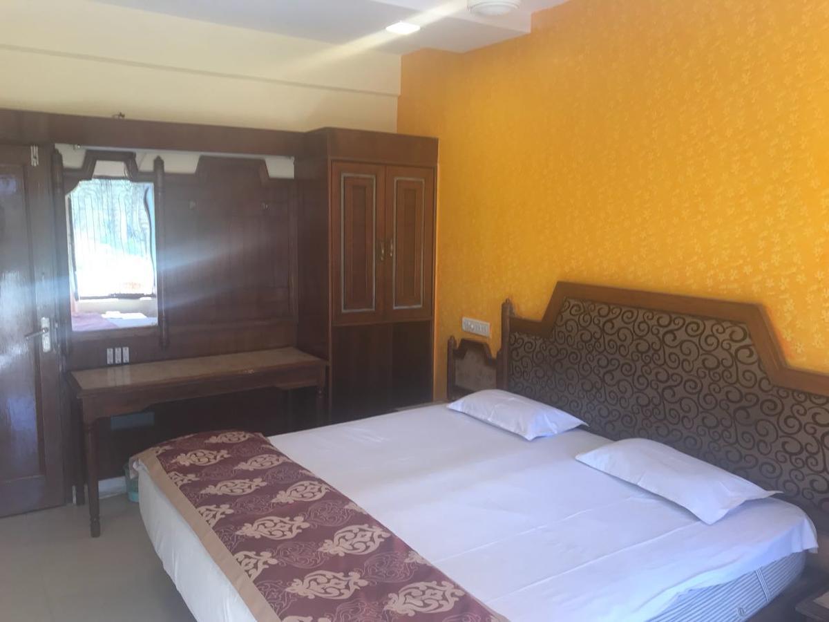 מאונט אבו Hotel Sheratone מראה חיצוני תמונה