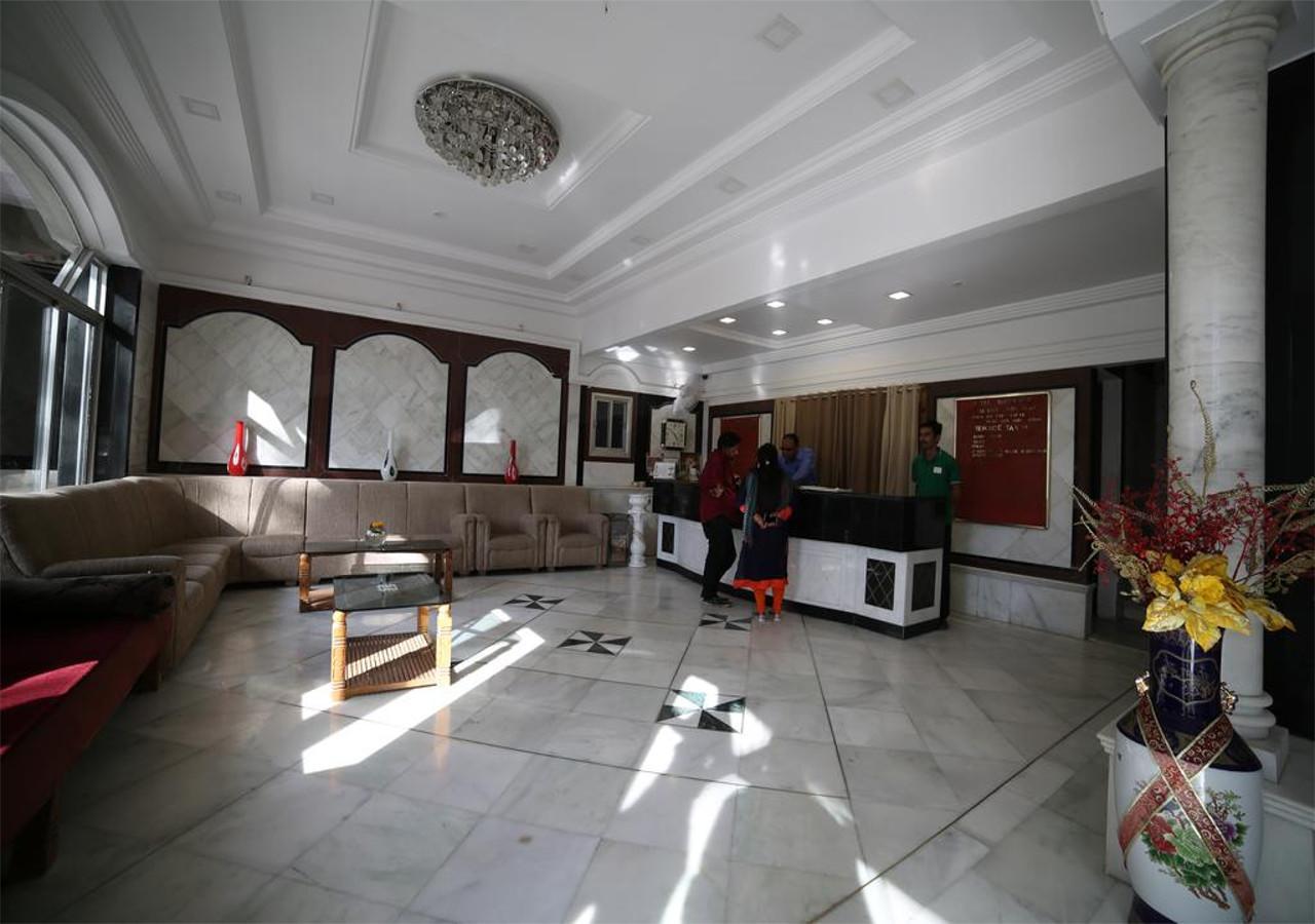 מאונט אבו Hotel Sheratone מראה חיצוני תמונה