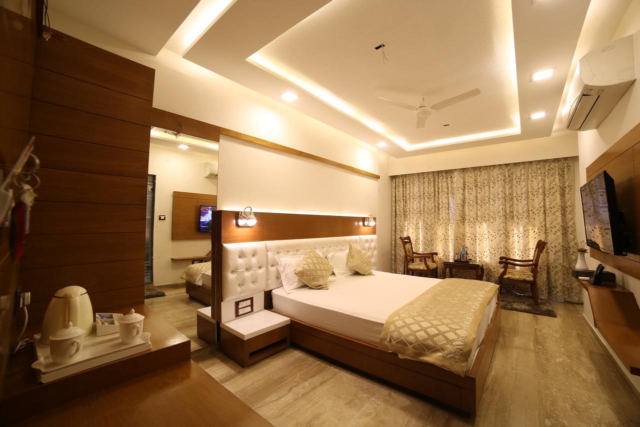 מאונט אבו Hotel Sheratone מראה חיצוני תמונה