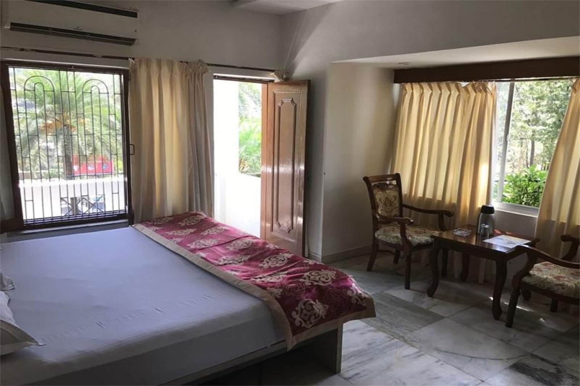 מאונט אבו Hotel Sheratone מראה חיצוני תמונה