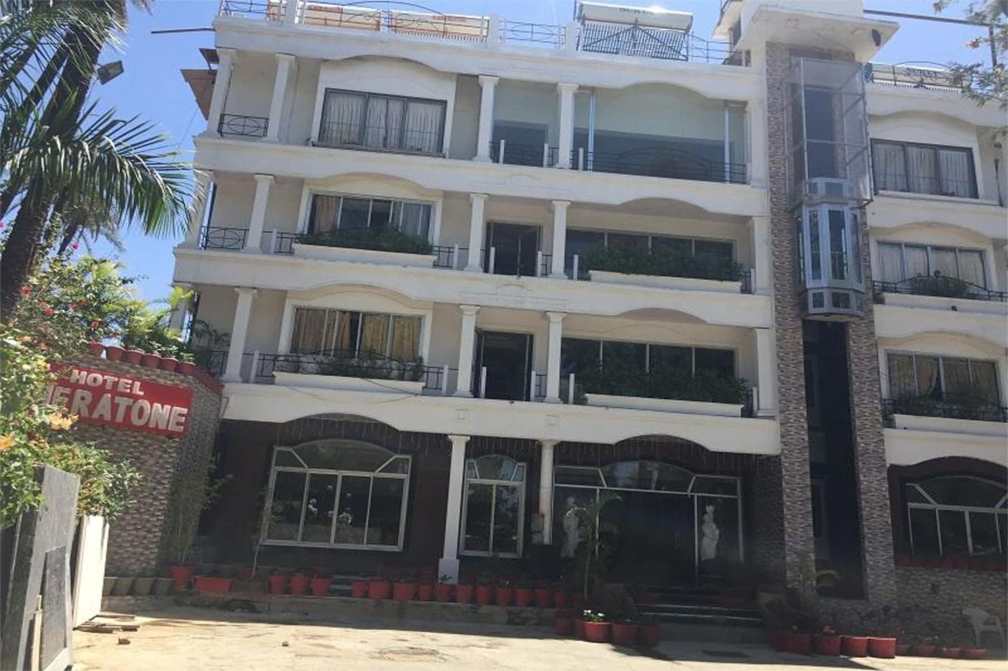 מאונט אבו Hotel Sheratone מראה חיצוני תמונה